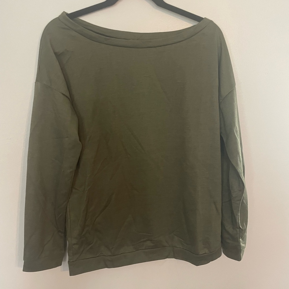 Olive-Lightweight Crewneck Top-Med